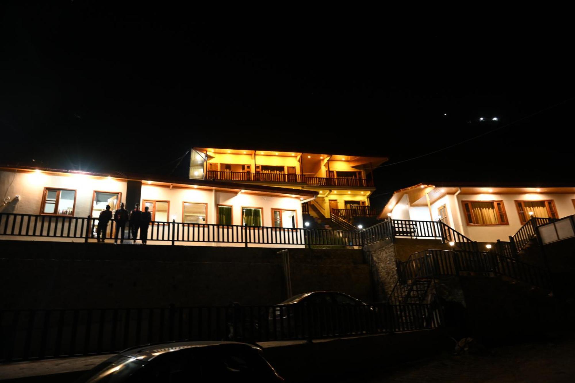The Vintage Hill Village - Himalayan Boutique Resort Kanatal Luaran gambar