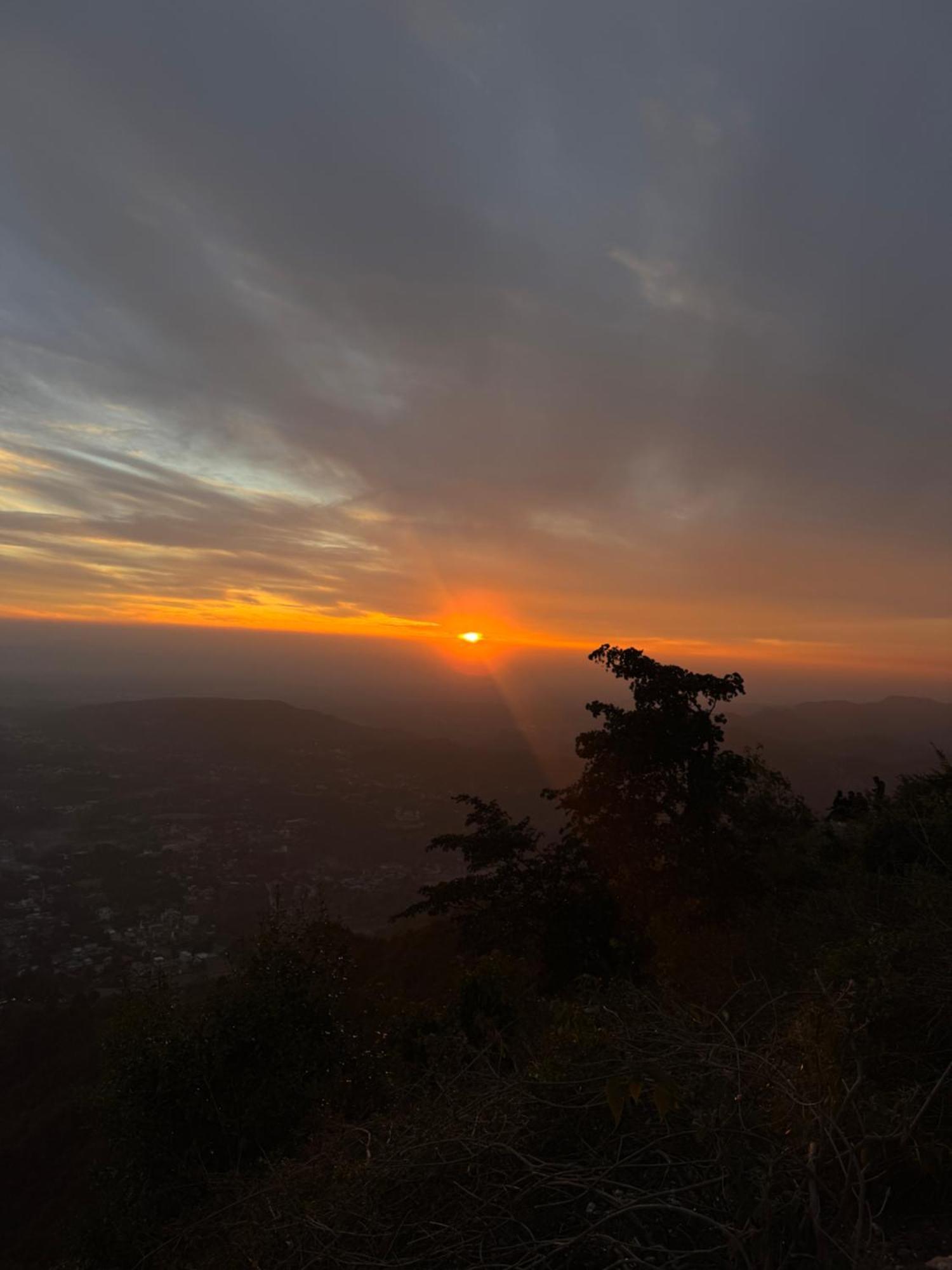 The Vintage Hill Village - Himalayan Boutique Resort Kanatal Luaran gambar